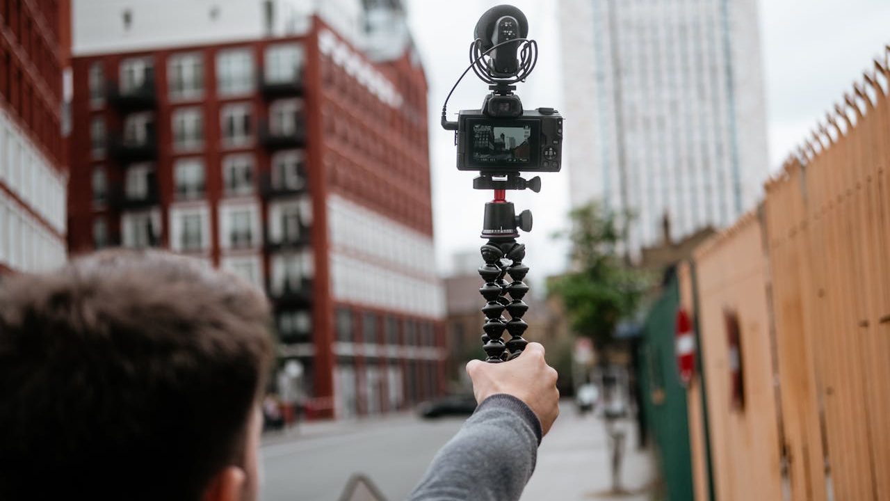 pexels-anete-lusina-4793182 (1) Outdoor vlogging/ journalling image